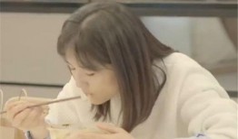 娱乐吃瓜酱男闺蜜,吃瓜酱与男闺蜜的甜蜜日常