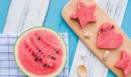 娱乐吃瓜酱喂西瓜,揭秘娱乐圈那些不为人知的幕后故事