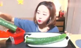 娱乐吃瓜酱拿着一块钱,吃瓜酱的奇妙冒险