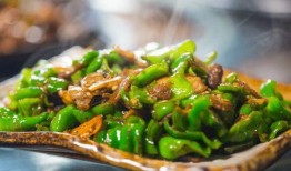 娱乐吃瓜酱辣椒炒肉视频,带你领略美食与娱乐的完美融合