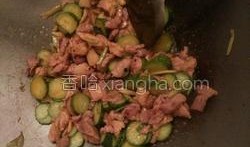 娱乐吃瓜酱辣椒炒肉视频,带你领略美食与娱乐的完美融合