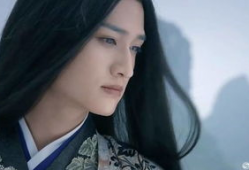 小乔吃瓜娱乐无骨家族在线观看,无骨家族娱乐盛宴，在线观看笑翻天